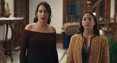 Gupse Özay’ın kaleminden çıkan yeni Netflix dizisi Platonik: Mavi Dolunay Otel, 18 Eylül’de izleyiciyle buluşacak!