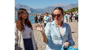 Denizden tekne parçası şezlong ve araç lastiği çıktı